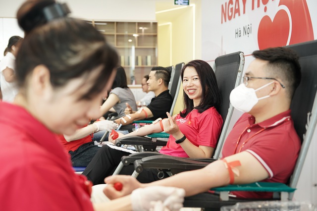 Gần 200 thành viên AIA Việt Nam tham gia hiến máu nhân đạo - Ảnh 3.