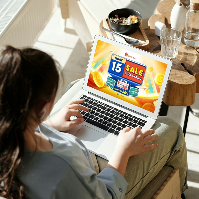 Chăm ch&uacute;t tủ gi&agrave;y m&ugrave;a mưa với loạt deal &ldquo;sốc&rdquo; chỉ từ 1.000 đồng - Ảnh 1.