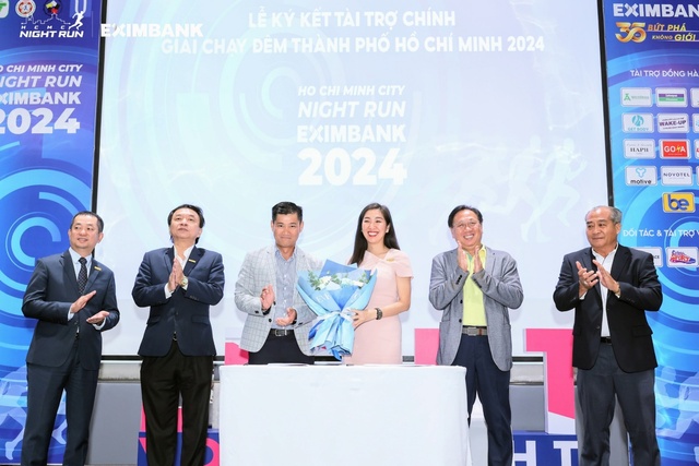 Lễ công bố giải chạy đêm Ho Chi Minh City Night Run Eximbank 2024 - Ảnh 1.