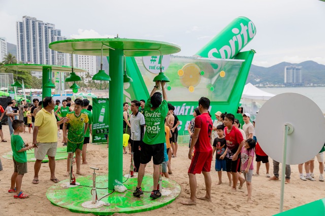 Hơn 35.000 bạn trẻ bật chế độ “cool thứ thiệt với Lễ hội biển Sprite tại Nha Trang - Ảnh 1.