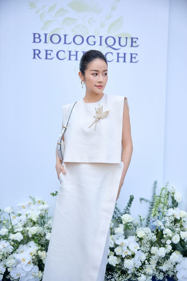 Á hậu Dương Tú Anh, Tường San cùng loạt beauty blogger dự lễ ra mắt thương hiệu mỹ phẩm cao cấp Biologique Recherche - Ảnh 2.