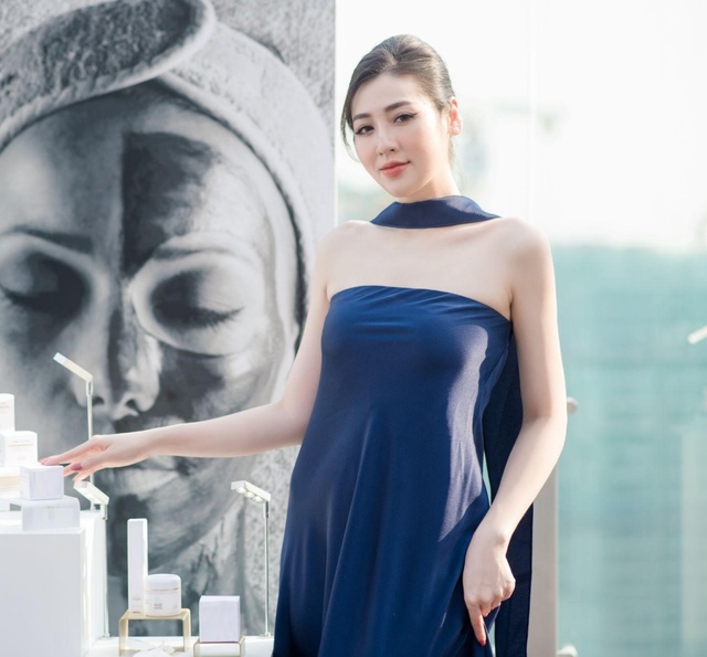Á hậu Dương Tú Anh, Tường San cùng loạt beauty blogger dự lễ ra mắt thương hiệu mỹ phẩm cao cấp Biologique Recherche - Ảnh 3.
