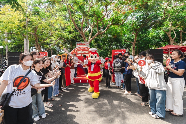 The Jolly Tour “bữa tiệc âm nhạc” lan tỏa đến hơn 300.000 ngàn sinh viên Việt Nam - Ảnh 1.