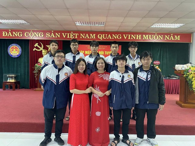 Cô giáo “mát tay” luyện Đội tuyển Quốc gia, chắp cánh vào đại học top đầu cho nhiều học sinh THPT Chuyên Biên Hoà (Hà Nam) - Ảnh 4.