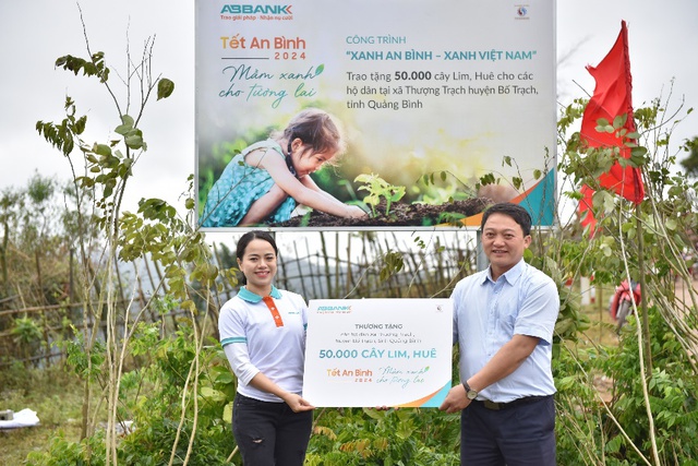 ABBank tặng 50.000 cây gỗ lớn cho người dân Quảng Bình- Ảnh 1.