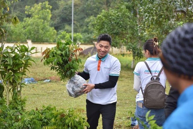 ABBank tặng 50.000 cây gỗ lớn cho người dân Quảng Bình- Ảnh 3.