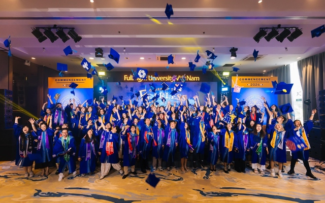 Thông điệp gửi thế hệ trẻ can trường tại Lễ Tốt nghiệp Đại học Fulbright - Ảnh 1.