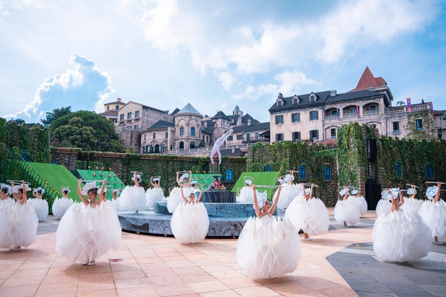 Fairy Blossom - Khi nghệ thuật xiếc “thăng hoa” tại Bà Nà Hills - Ảnh 2.