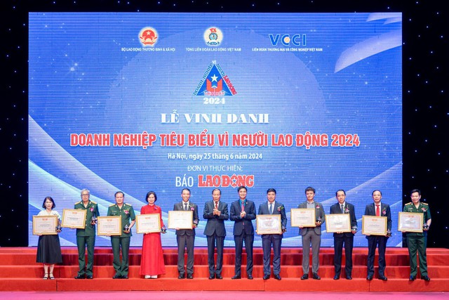 MobiFone lọt top 67 Doanh nghiệp tiêu biểu vì Người lao động năm 2024 - Ảnh 1.