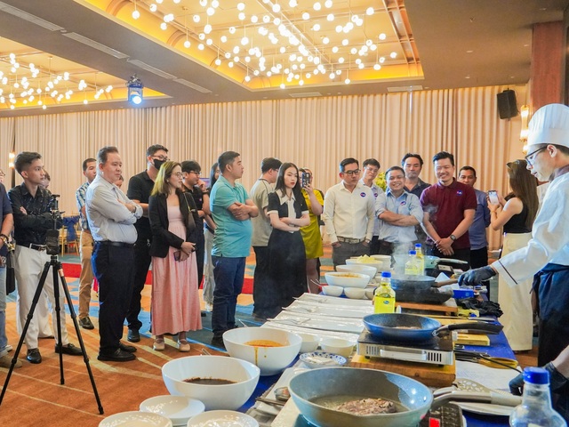 Fuji Foods tổ chức sự kiện tri ân khách hàng và ra mắt sản phẩm mới: Thịt đà điểu Fuji - Ảnh 4.