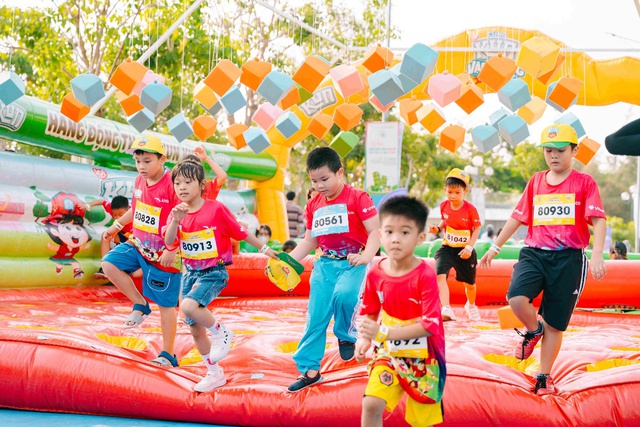Kun Marathon - Giải chạy rực rỡ sắc màu của yêu thương - Ảnh 1.