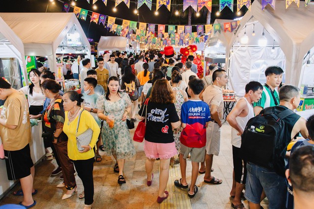VuiFest Ha Long: Tuyến phố thương mại theo mô hình chợ đêm giải trí bên vịnh kỳ quan chính thức khai trương từ 29/6 - Ảnh 2.