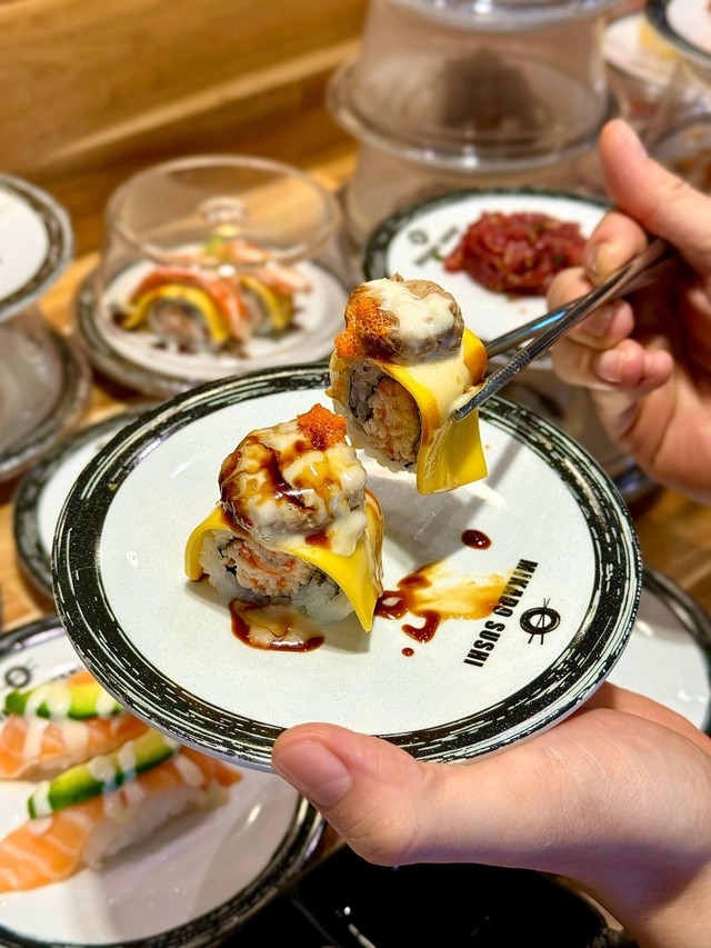 Thử ngay sushi băng chuyền đồng giá 27.000 tại Việt Nam - Ảnh 5.