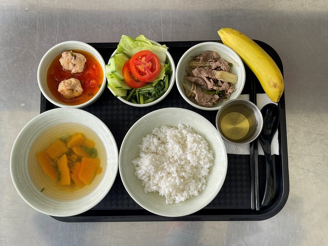 Từ bữa ăn lành mạnh đến tập thể dục giữa giờ, Ajinomoto chú trọng nâng cao dinh dưỡng và sức khỏe cho người lao động - Ảnh 1.