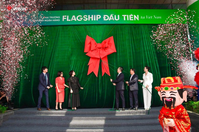 VPBank gây ấn tượng với chi nhánh Flagship đầu tiên tại Việt Nam - Ảnh 1.