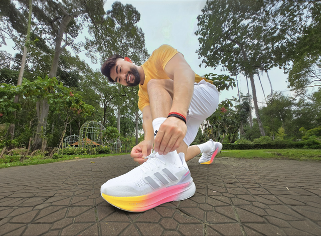 Chạy bộ có thể “cháy” tới mức nào, adidas Ultraboost 5 sẽ cho bạn thấy! - Ảnh 1.