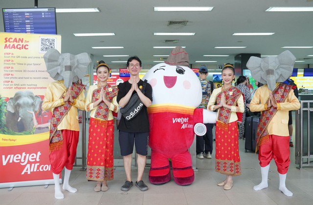 Ngày Quốc tế Voi siêu đáng nhớ trên tàu bay Vietjet đi Viêng Chăn - Ảnh 2.