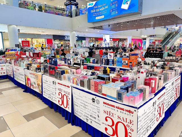 Siêu sale khủng cuối hè - Giảm giá đến 100% chỉ diễn ra tại SC VivoCity Quận 7 - Ảnh 3.