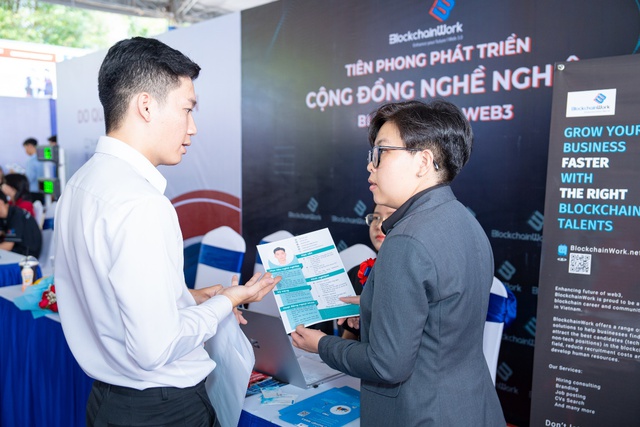 Hơn 200 đồ án của sinh viên HUTECH được doanh nghiệp đánh giá cao - Ảnh 4.