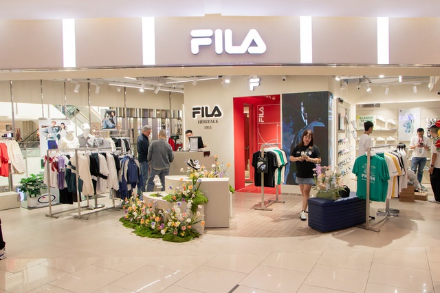 FILA lột xác với cửa hàng mới cực lạ mắt, bùng nổ phong cách trong BST đậm chất Việt Nam - Ảnh 2.