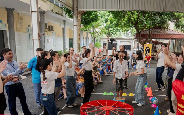 Toshiko trao tặng hơn 300 hộp sữa canxi Nhật Bản đến những mảnh đời bất hạnh mùa Vu Lan - Ảnh 3.