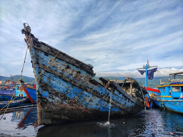 Từ đại dương sóng gió, chiếc thuyền tái sinh thành sân chơi - Ảnh 1.