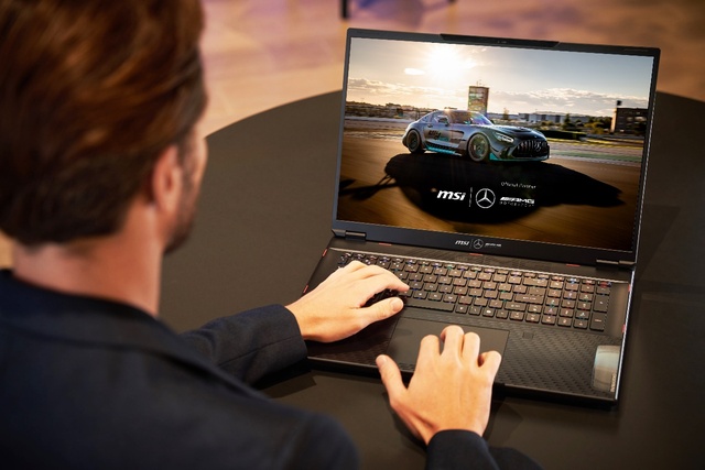 Laptop phiên bản giới hạn Mercedes-AMG Motorsport 2024 đã có mặt tại Việt Nam - Ảnh 1.