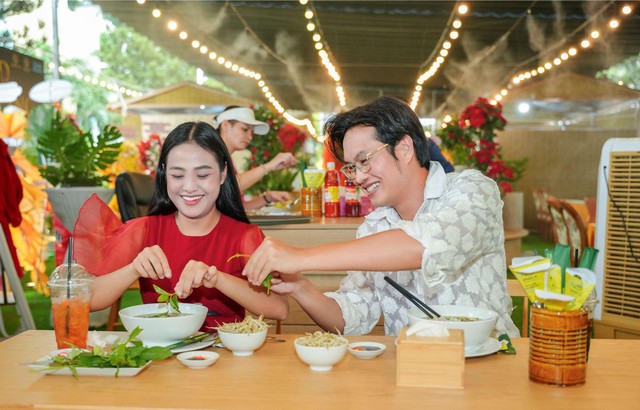 Khám phá Smile Food Court Rạch Miễu: Điểm đến mới cho tín đồ ẩm thực TP.HCM - Ảnh 3.