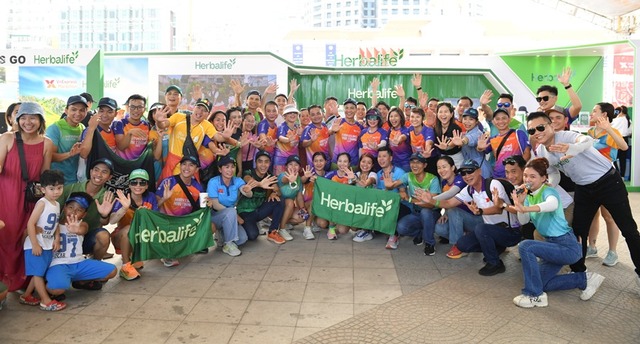 Cùng chạy với Herbalife tại Vnexpress Marathon Nha Trang 2024 - Ảnh 1.