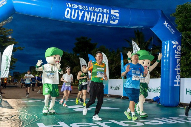 Cùng chạy với Herbalife tại Vnexpress Marathon Nha Trang 2024 - Ảnh 5.