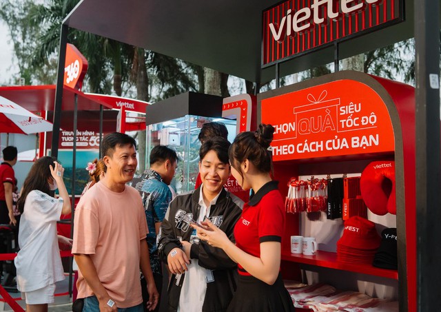 Y-Fest 2024: Cần Thơ rực sáng với đêm nhạc hoành tráng, bùng nổ với loạt hit của SOOBIN, Only C, Lou Hoàng và Phương Mỹ Chi - Ảnh 9.