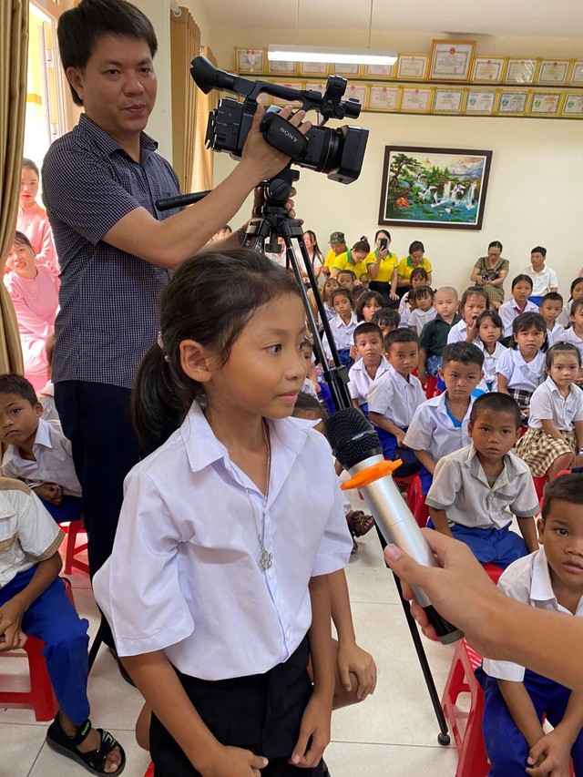 Care For Việt Nam tổ chức các hoạt động thiện nguyên cho trẻ em và người gặp khó khăn vùng lũ- Ảnh 3.