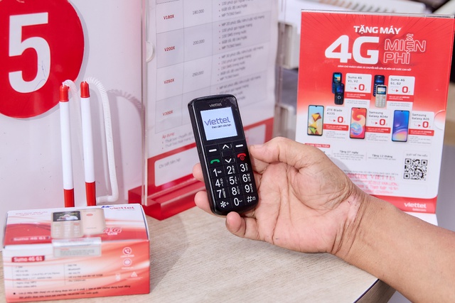 Viettel chi gần 300 tỷ đồng hỗ trợ chuyển đổi 4G miễn phí cho khách hàng - Ảnh 2.