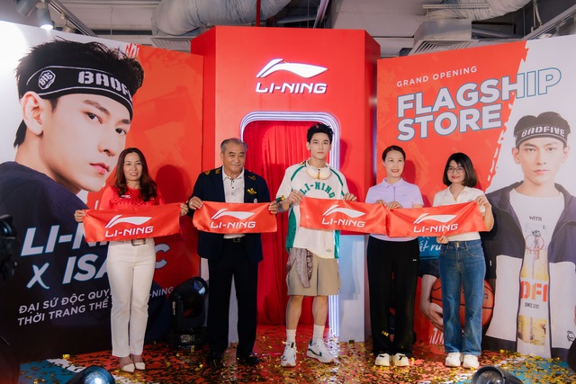 Li-Ning cùng Đại sứ thương hiệu Isaac “bùng nổ” chất riêng, thổi bừng tinh thần thể thao - Ảnh 1.