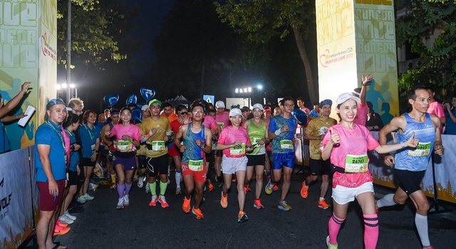 Đón thu Hà Nội cùng Vietnam Airlines - Run for Love- Ảnh 1.