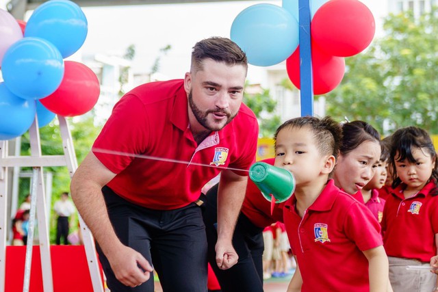 Loạt ảnh “ngoan xinh yêu” trong ngày hội bé đến trường ở Royal School - Ảnh 4.