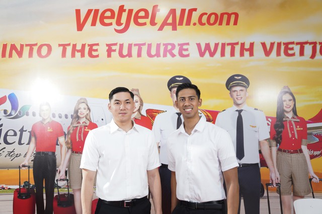 Không khí rộn ràng có 1-0-2 tại ngày hội tuyển dụng lớn nhất Vietjet năm 2024 - Ảnh 2.