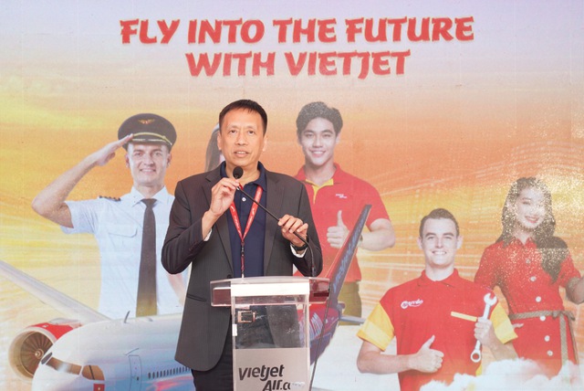 Không khí rộn ràng có 1-0-2 tại ngày hội tuyển dụng lớn nhất Vietjet năm 2024 - Ảnh 15.