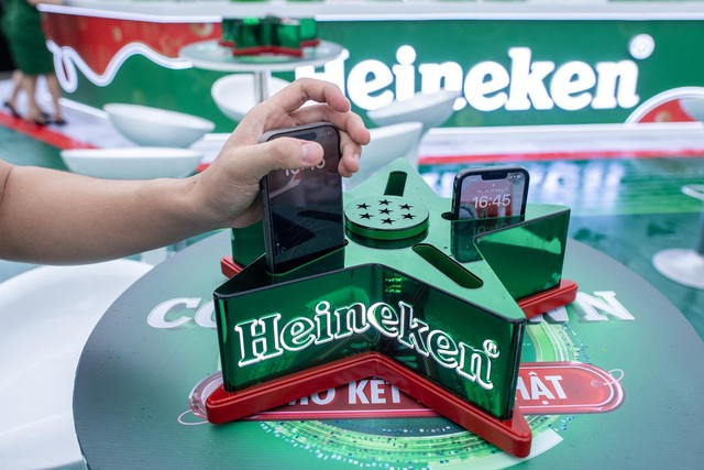 Đón năm mới theo cách của Heineken: Hàng vạn khán giả nâng ly kết nối trong khoảnh khắc bùng nổ tại Heineken Countdown 2025 - Ảnh 2.