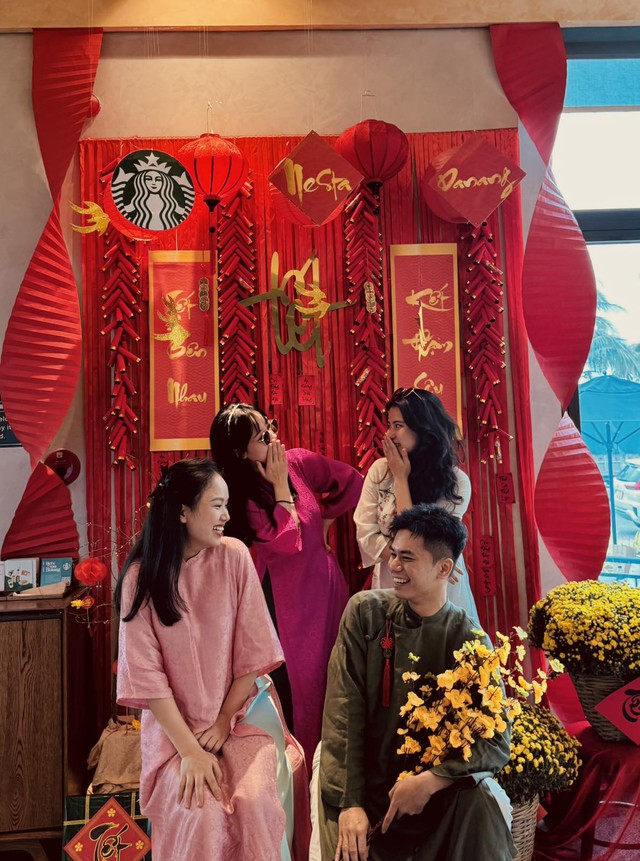 Starbucks tung 8386 phần quà Phát Tài Phát Lộc Tết 2025, giới trẻ háo hức thử vận may giành 1 năm uống Starbucks miễn phí - Ảnh 6.