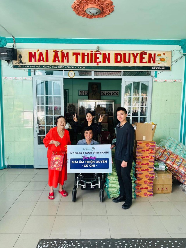 CEO IVY moda Vũ Linh và Kols Tô Đình Khánh trao quà từ thiện: “Muốn lan tỏa điều tích cực tới cộng đồng” - Ảnh 1.