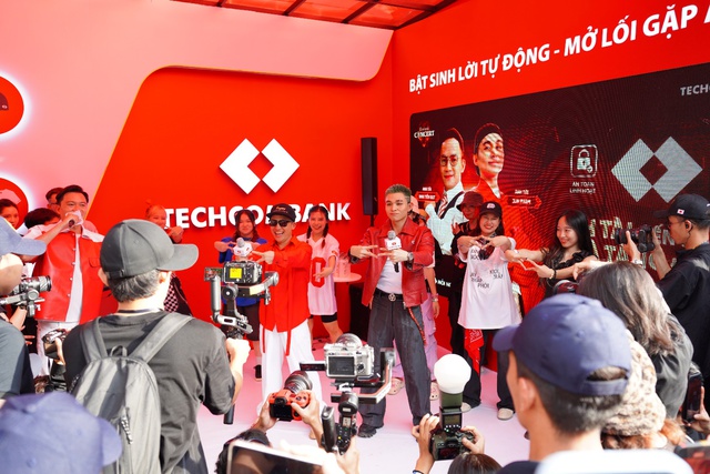 Techcombank công bố cách “săn vé” concert Anh Trai Vượt Ngàn Chông Gai vào tháng 3.2025 - Ảnh 4.