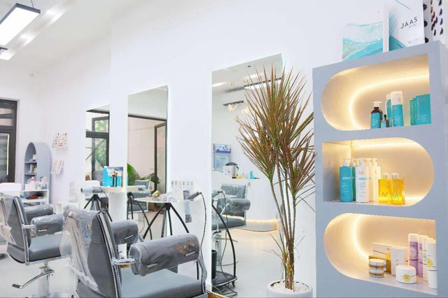 Các salon tóc uy tín để bạn yên tâm gửi gắm mái tóc ngày Tết: Tóc khỏe và đẹp - Ảnh 4.