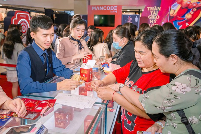 Tưng bừng đón xuân, rinh ngay lộc vàng tại các Trạm Tài Lộc Xuyên Việt của PNJ - Ảnh 2.