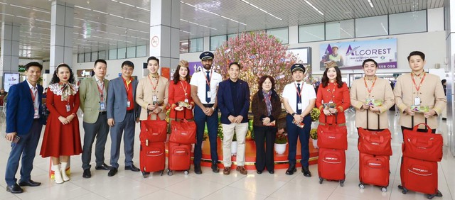 Đón xuân tài lộc ngày Mùng 1 Tết Ất Tỵ tại khắp các đầu sân bay cùng Vietjet - Ảnh 2.