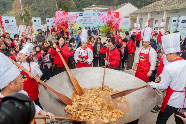 CHIN-SU: Một triệu bữa cơm có thịt mang Tết cho các trò vùng cao- Ảnh 8.