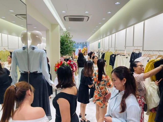 C’CHIC khai trương đồng loạt 10 showroom trên toàn quốc- Ảnh 1.