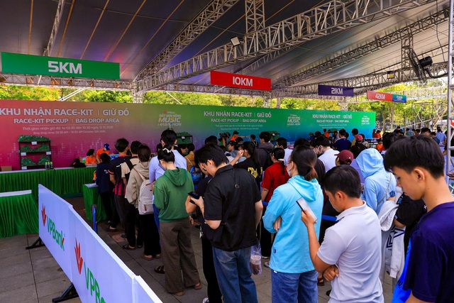 12.000 runner đổ về Đồng Tháp hòa nhịp thể thao, âm nhạc và sắc sen hồng- Ảnh 1.