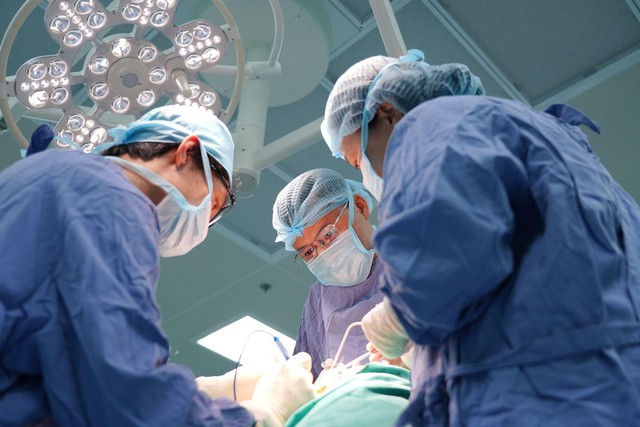 Những thách thức trong phẫu thuật khối u tuyến nước bọt mang tai- Ảnh 2.