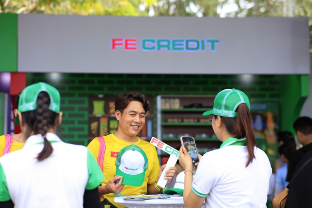 FE CREDIT lan tỏa thông điệp sống khỏe, sống tích cực tại đường chạy Đất Sen Hồng 2025- Ảnh 3.
